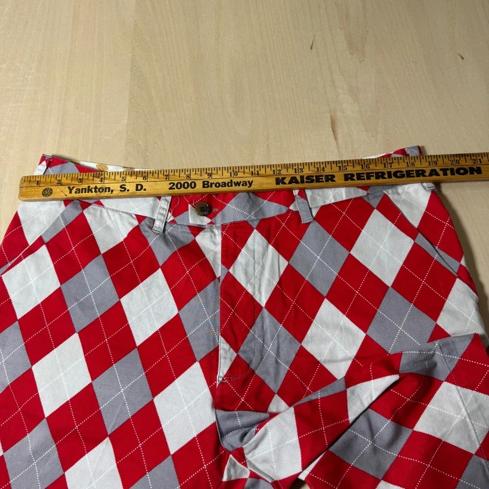 Loudmouth statement piece